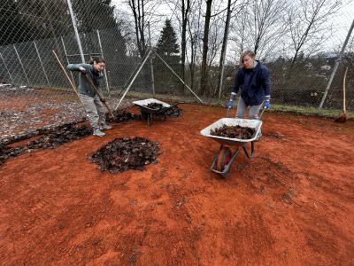 Platz-Arbeiten gestartet